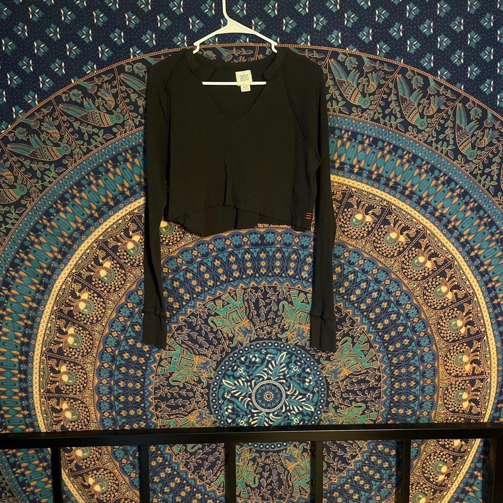 BDG cropped long sleeve size medium